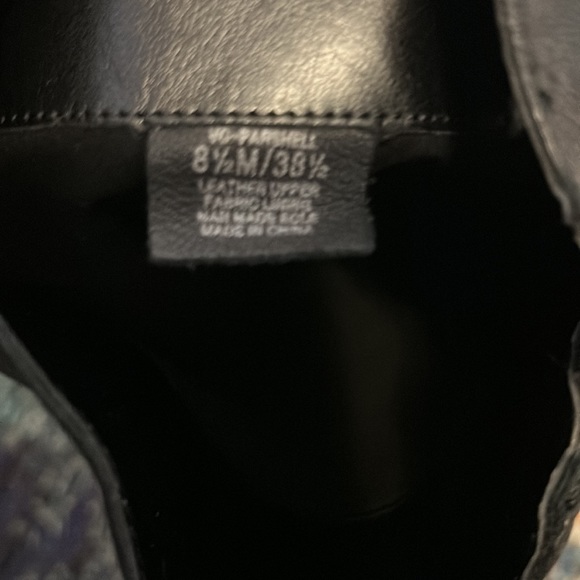 Michael Kohl’s black boots with gold studs size 8 1/2 - Picture 6 of 6